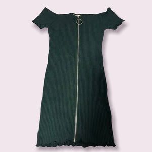 👗3/$20.00 SALE‼️ Heart & Hips Women’s Dark Green Off shoulder minidress size L